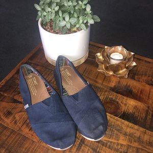 TOMS Navy Canvas Women’s Classic Size 7